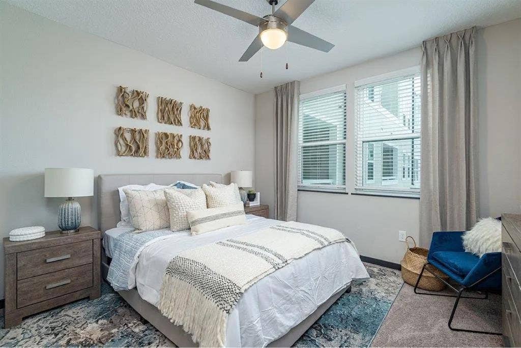 Beautiful room in south Tampa