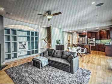 4bdrm solana bch walk to beach