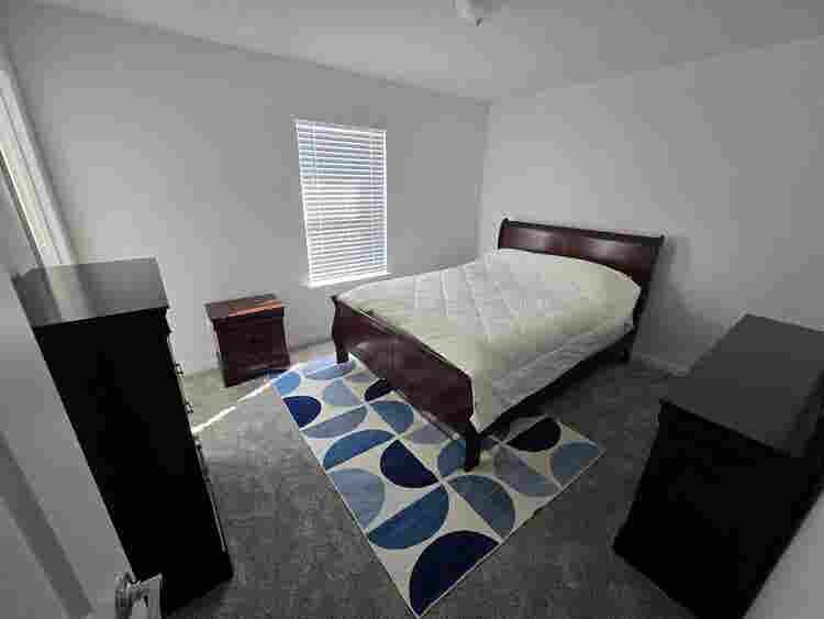 Beautiful new house. Roomaval