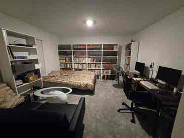 Beautiful new house. Roomaval