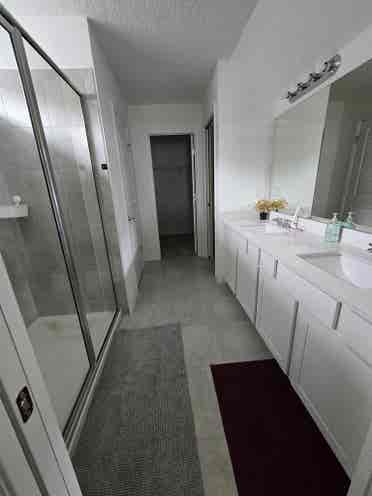 Beautiful new house. Roomaval