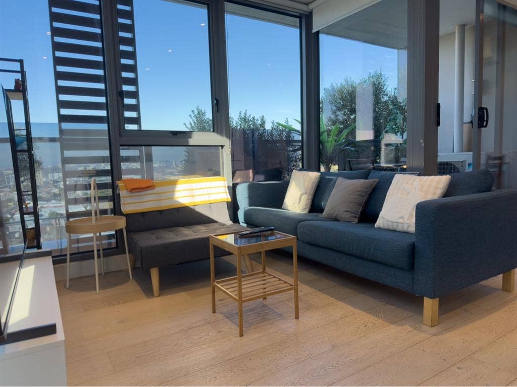 Private room share apartment