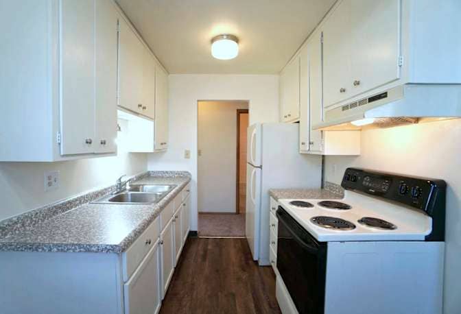 Looking for a roommate- July 1st!