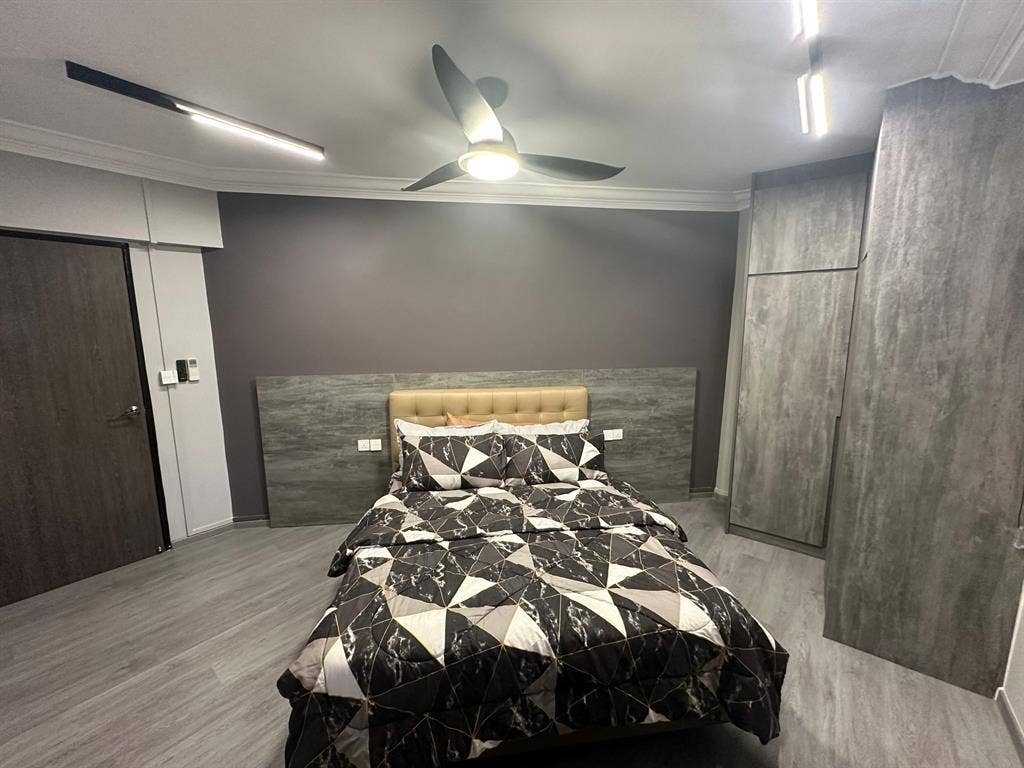 ROOM FOR RENT AVAILABLE