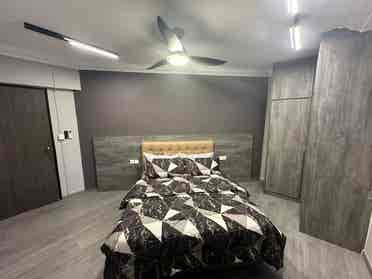 ROOM FOR RENT AVAILABLE