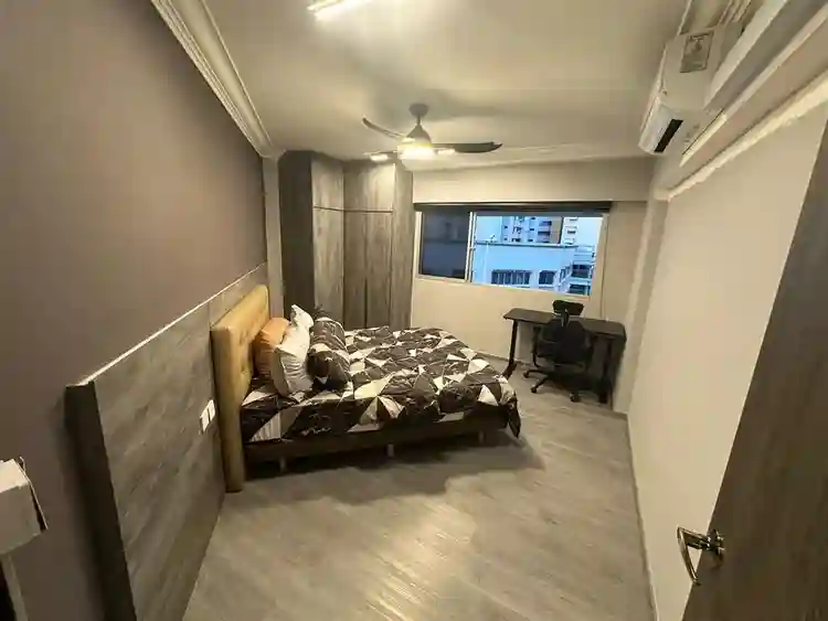 ROOM FOR RENT AVAILABLE