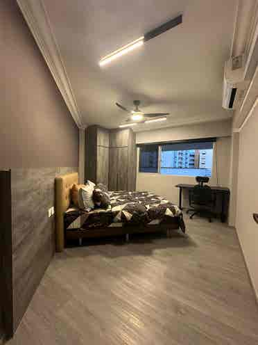 ROOM FOR RENT AVAILABLE