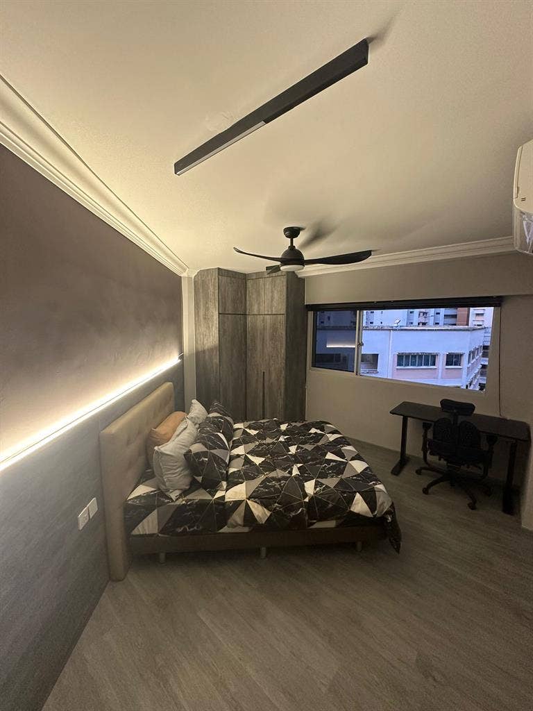 ROOM FOR RENT AVAILABLE