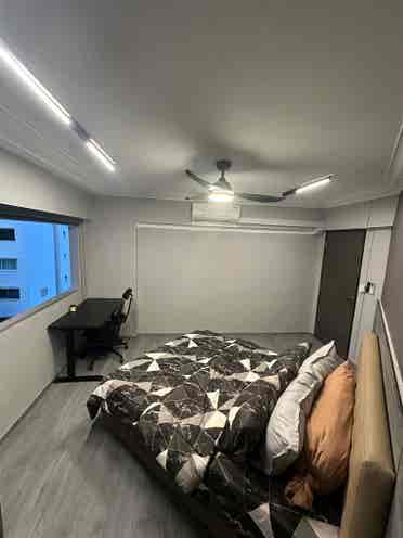 ROOM FOR RENT AVAILABLE