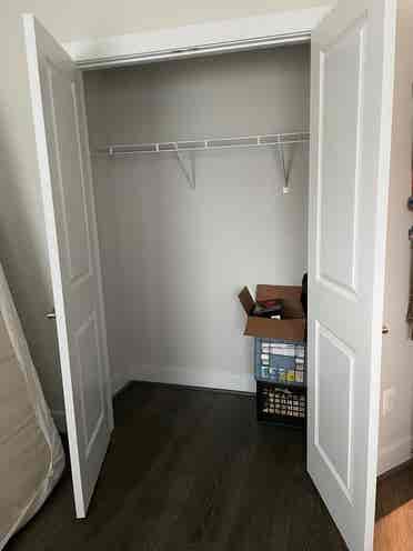 1-BR available in Large Townhouse