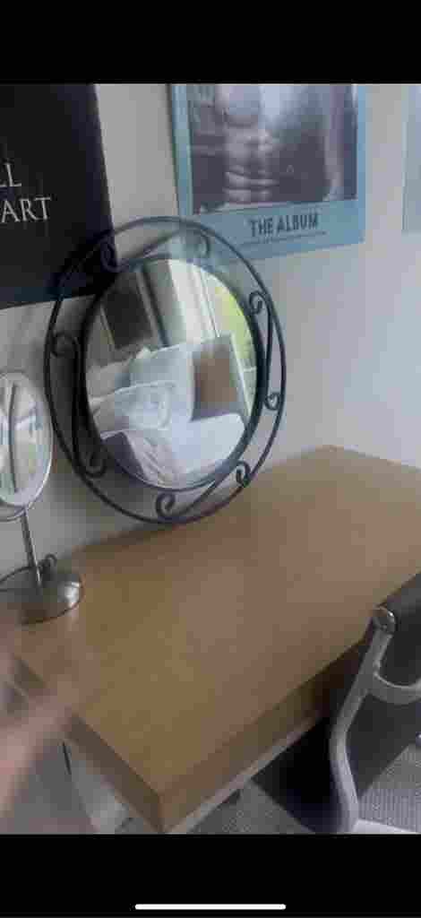LOOKING FOR A FEMALE SUBLET