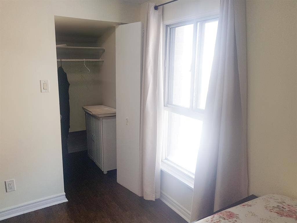 Female Roommate wanted in Brampton