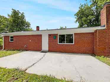 Beautiful New-used 3beds for rent .