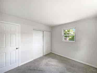 Beautiful New-used 3beds for rent .