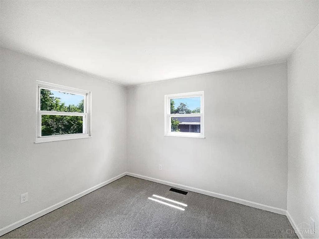 Beautiful New-used 3beds for rent .