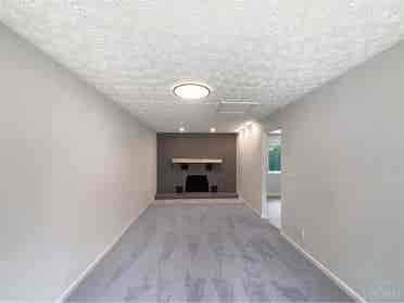 Beautiful New-used 3beds for rent .