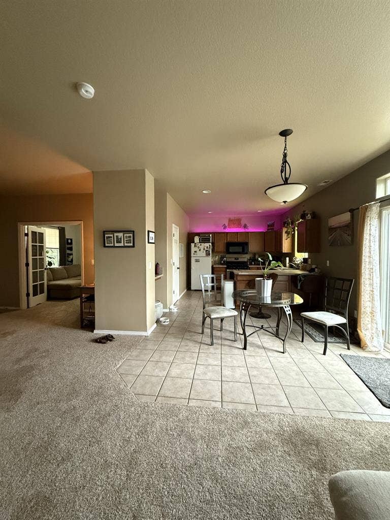 Looking for Roommates