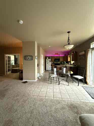 Looking for Roommates