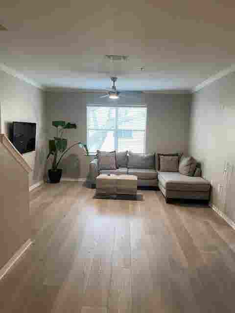 Room + Bath Spacious Maitland Condo
