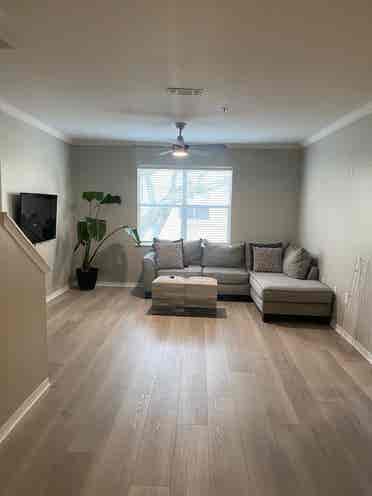 Room + Bath Spacious Maitland Condo