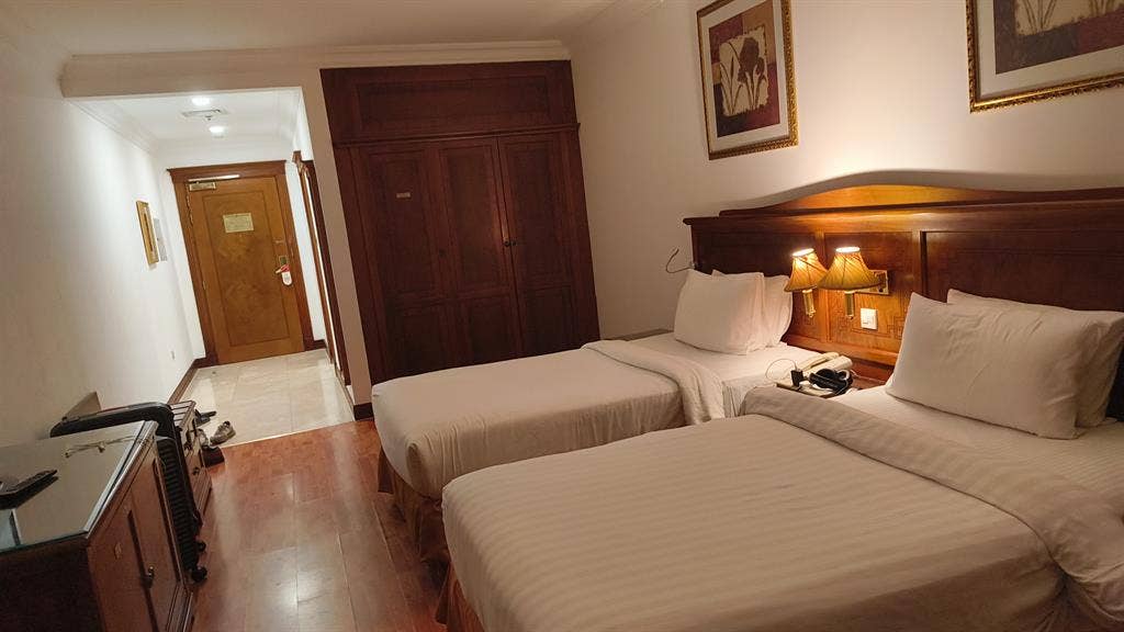 Twin bed hotel room