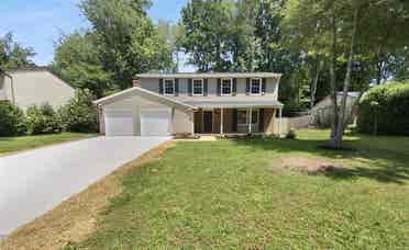 4 bedroom house available for rent