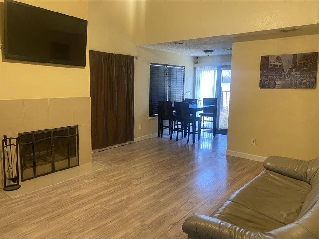 $ Room/Clean, Quiet, Convenient