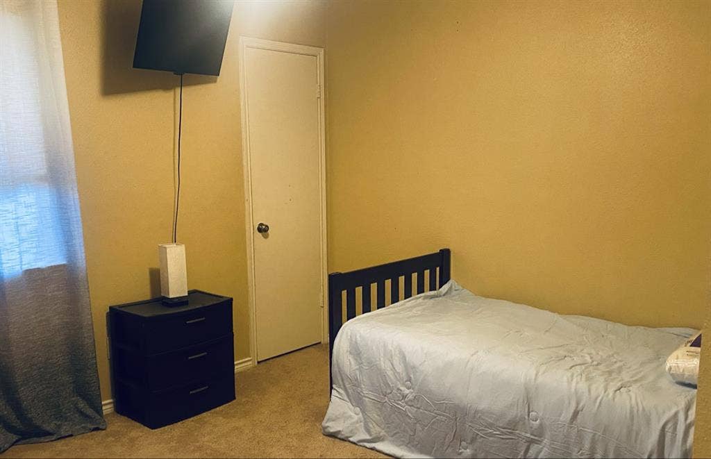 $ Room/Clean, Quiet, Convenient