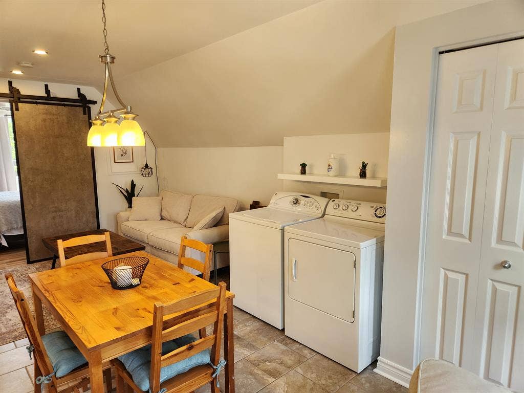 **Charming furnished b**
