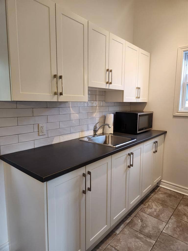 **Charming furnished b**