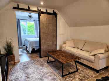 **Charming furnished b**
