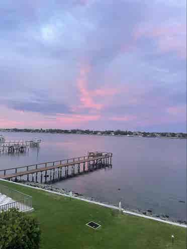 Room For Rent On Water  Lantana