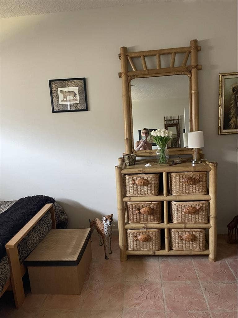 Room For Rent On Water Lantana