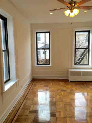 Large One BR Renovated/ Laundry