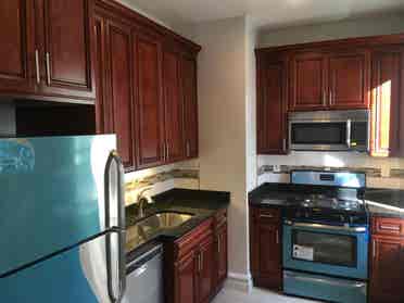 Large One BR Renovated/ Laundry