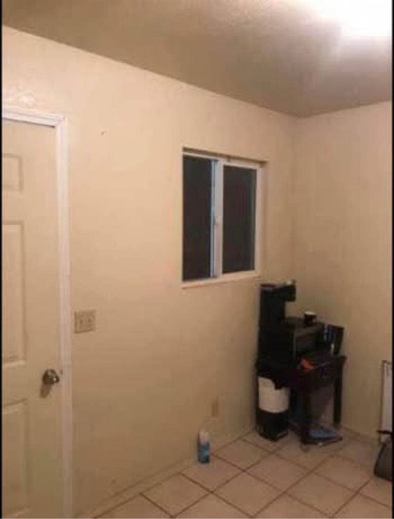 Private room detached from house!