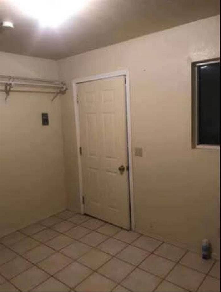 Private room detached from house!