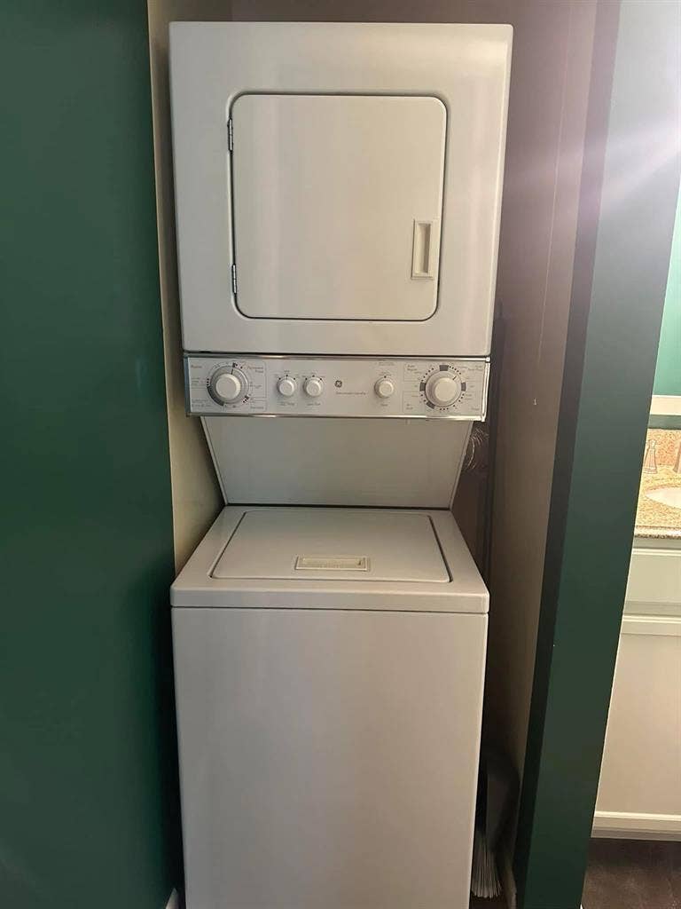 Looking for a female roommate