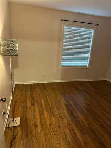 Looking for a female roommate