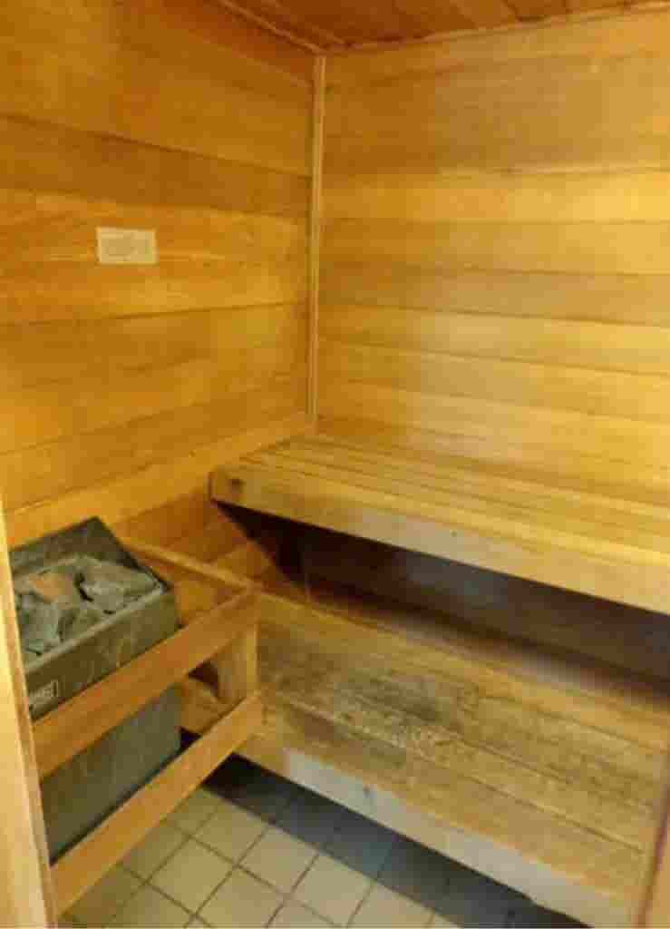 Looking for a female roommate