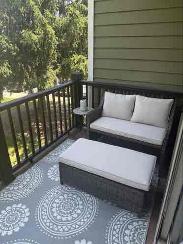 Looking for a female roommate