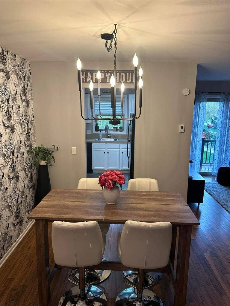 Looking for a female roommate