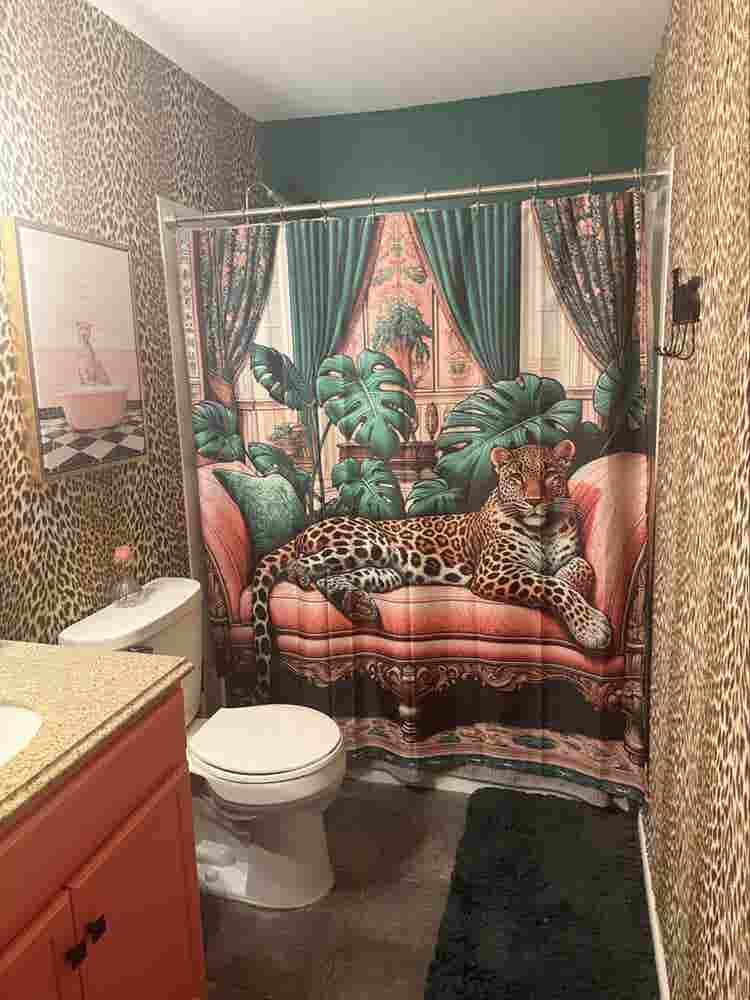 Looking for a female roommate