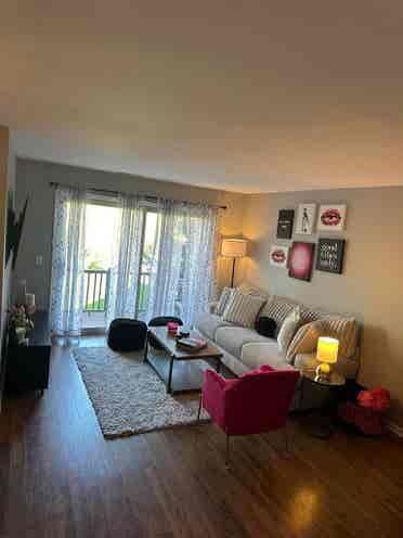 Looking for a female roommate
