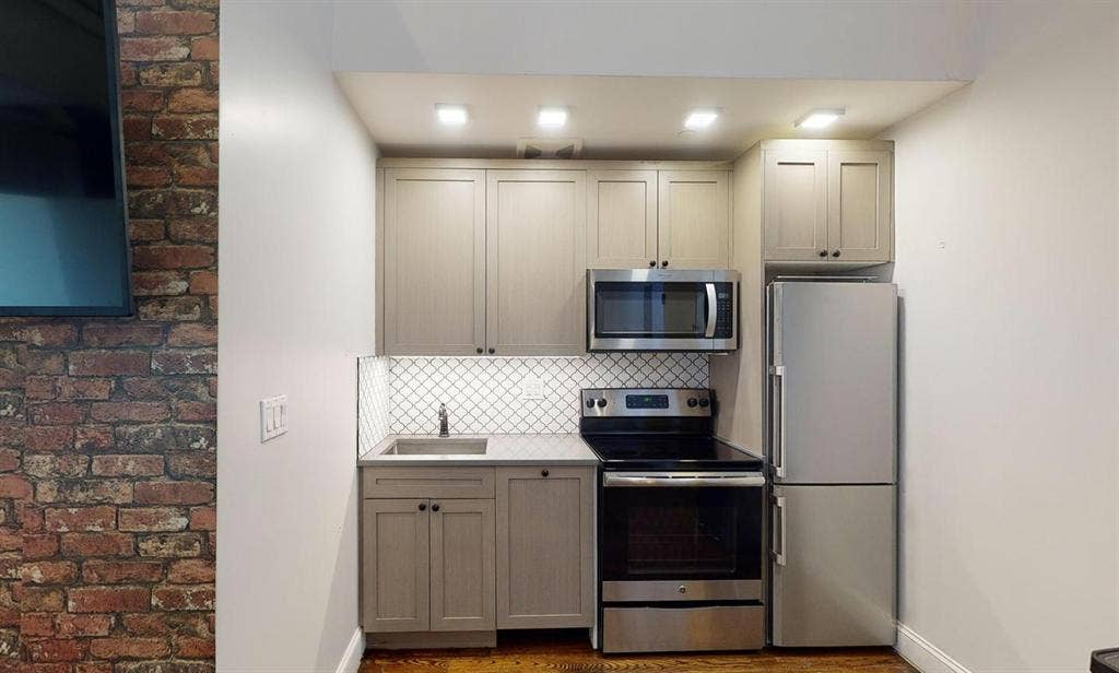 1 BR in Ridgewood