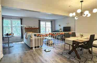 Master Bedroom/ Private bath