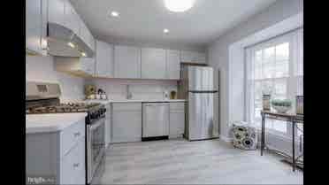 Master Bedroom/ Private bath