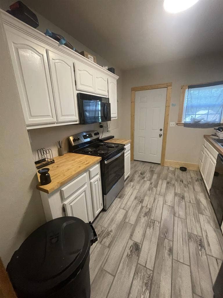 Room available mid August