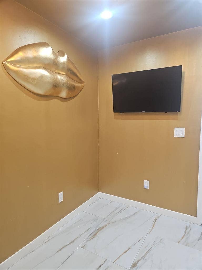 Private room for rent in Carson