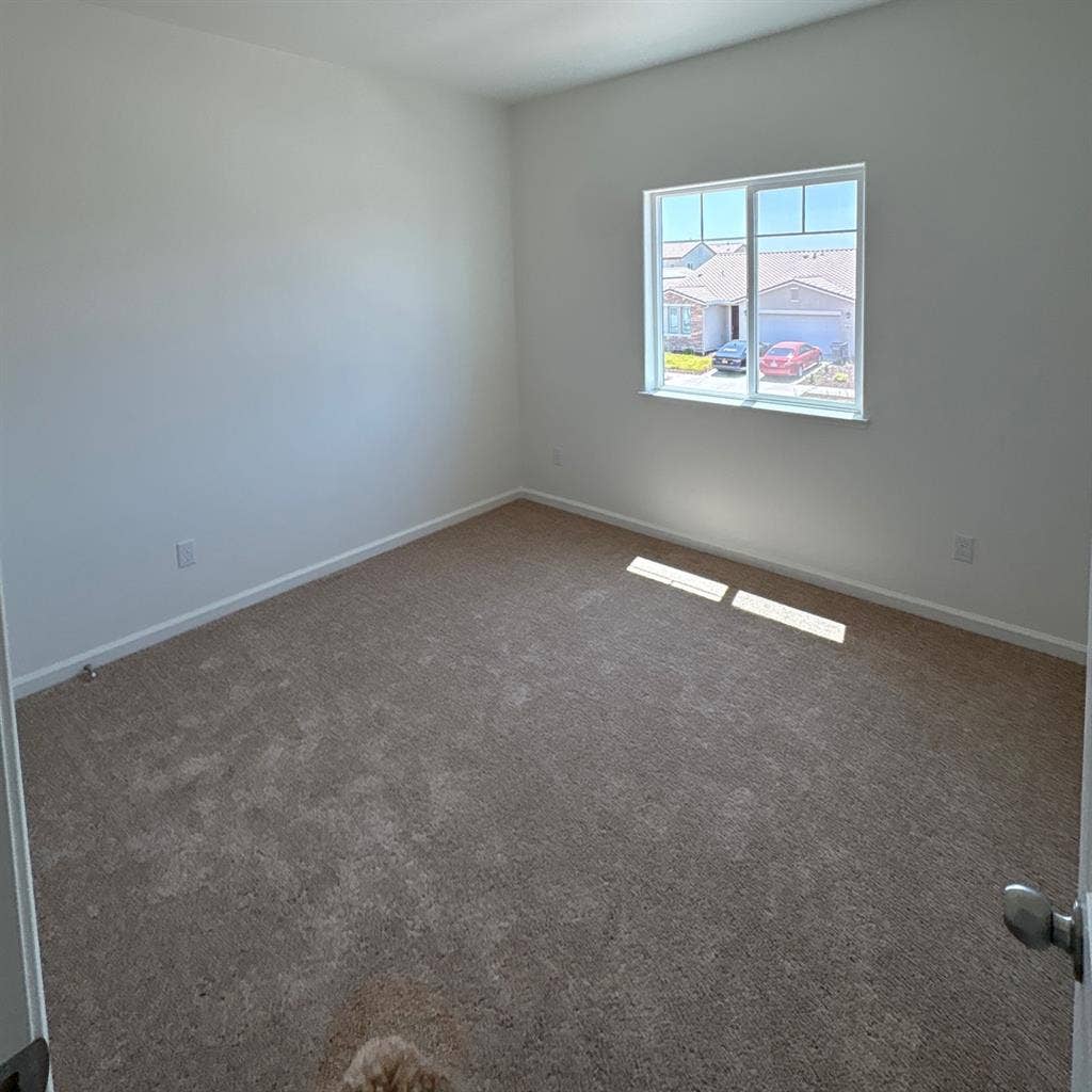 NEW HOUSE! ALL ROOMS AVAILABLEE